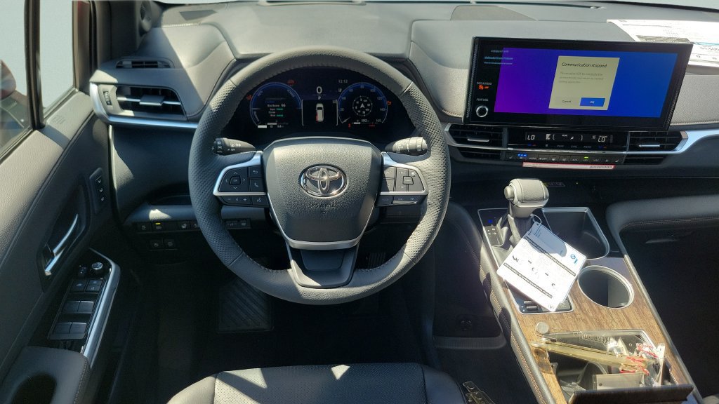 New 2026 Toyota Sienna Platinum AWD/4WD image 12