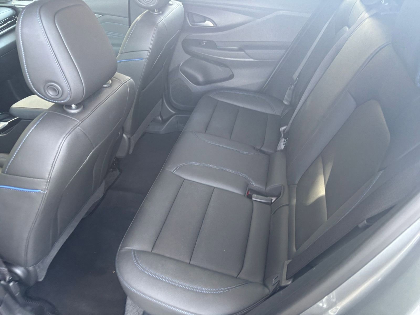 Used 2025 Buick Envista Sport Touring image 25