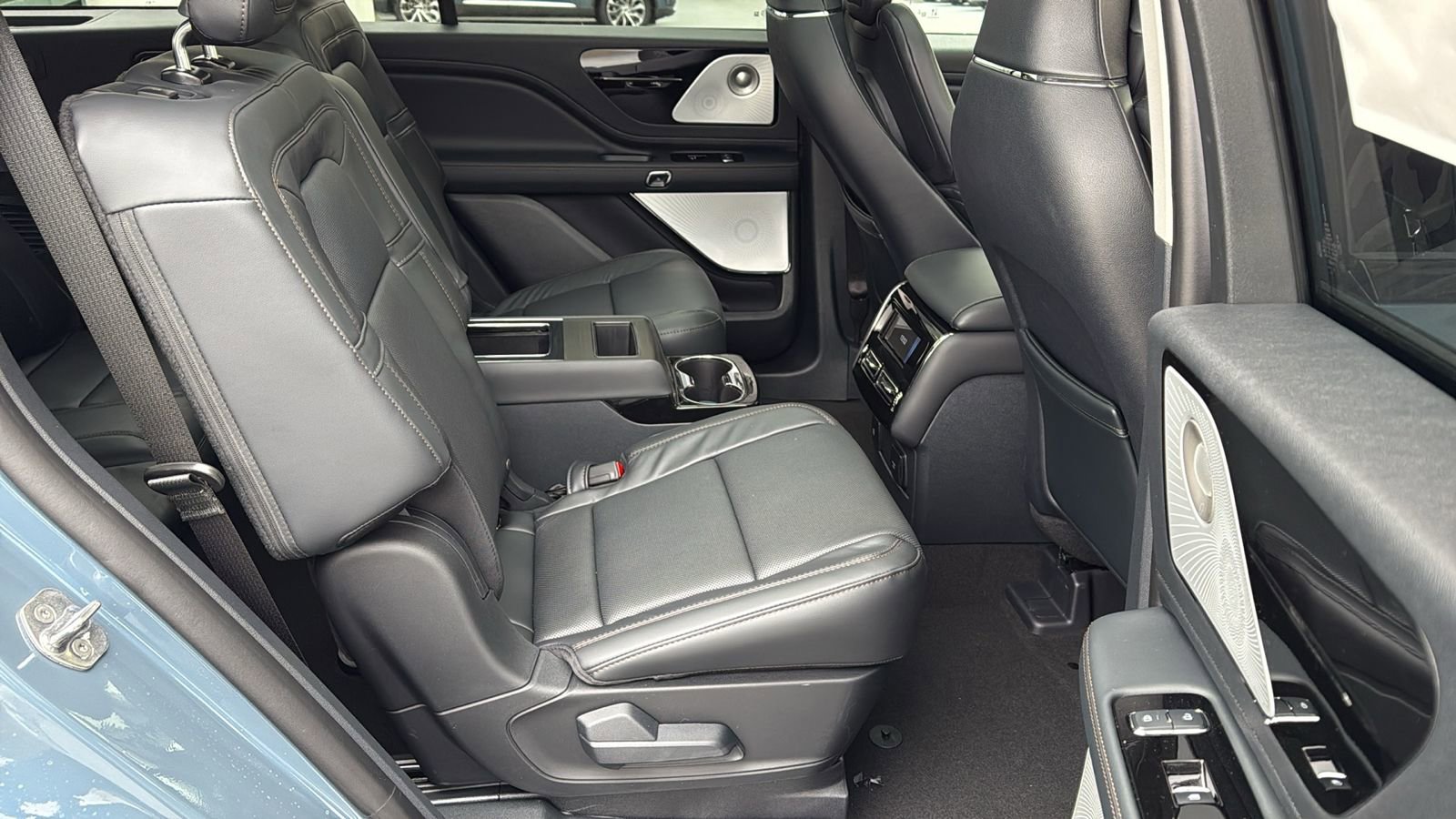New 2026 Lincoln Aviator Reserve AWD/4WD image 9
