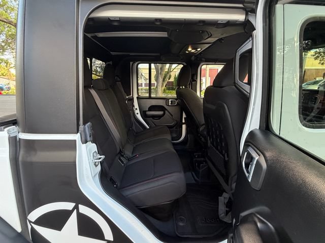 Used 2021 Jeep Gladiator Rubicon AWD/4WD image 16
