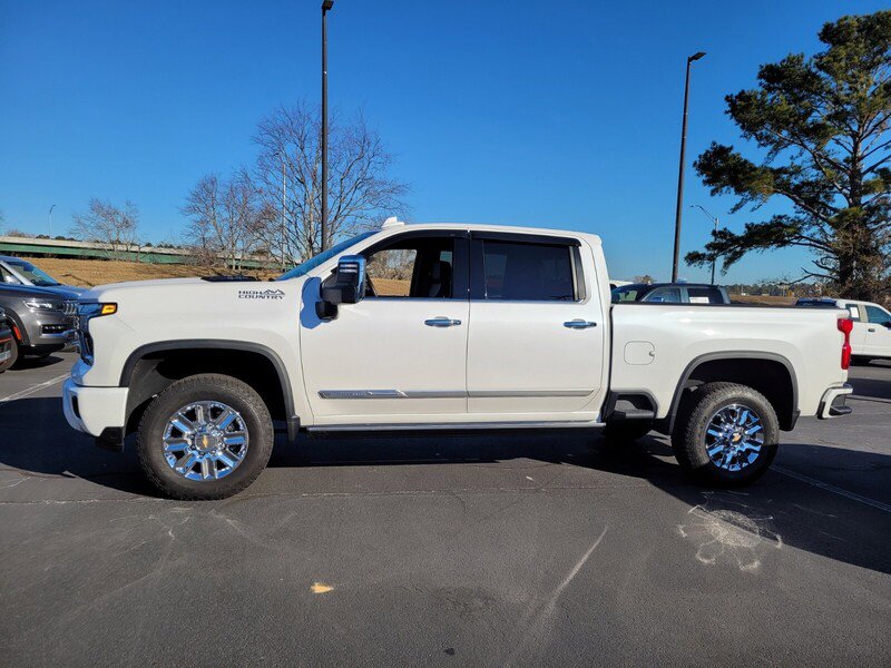 Used 2024 Chevrolet Silverado 2500 High Country w/ Z71 Off-Road Package image 4