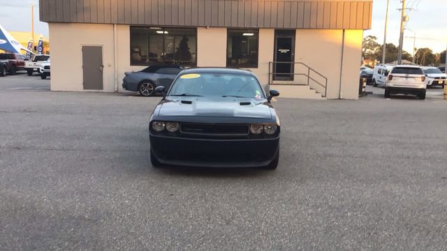 Used 2014 Dodge Challenger SXT image 3