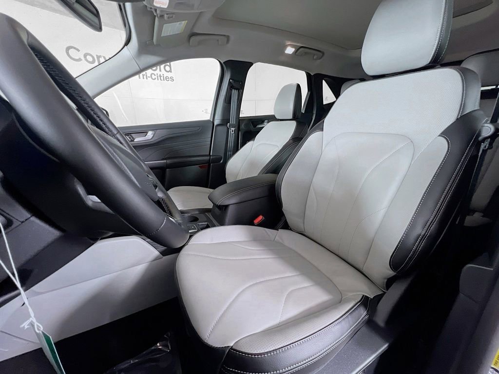 New 2025 Ford Escape SE w/ PHEV Premium Package FWD image 25