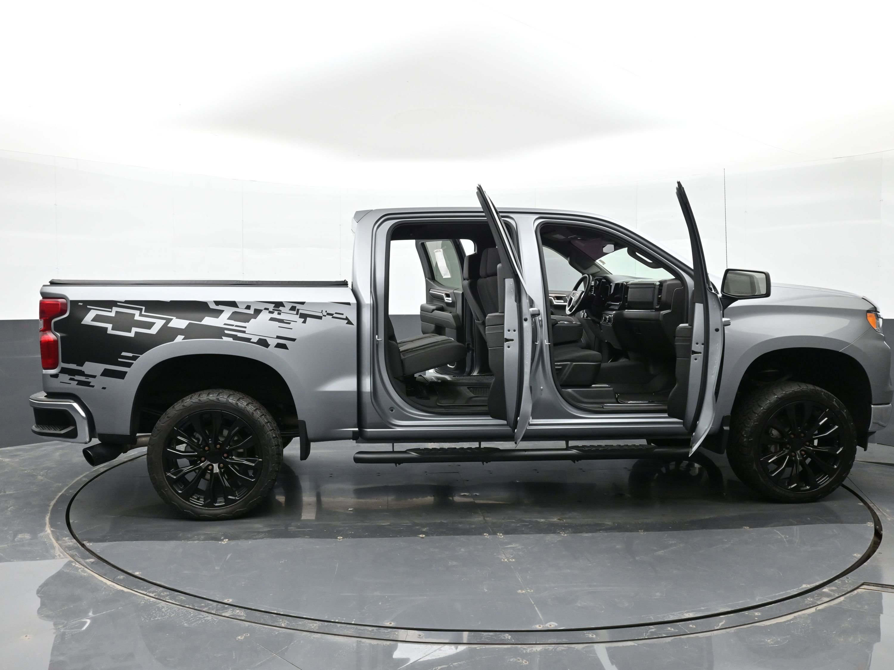 Used 2023 Chevrolet Silverado 1500 LT w/ Protection Package image 45