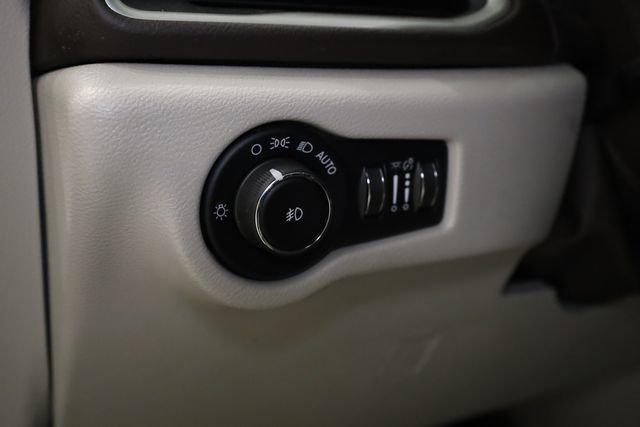 Used 2018 Chrysler Pacifica Touring Plus image 14