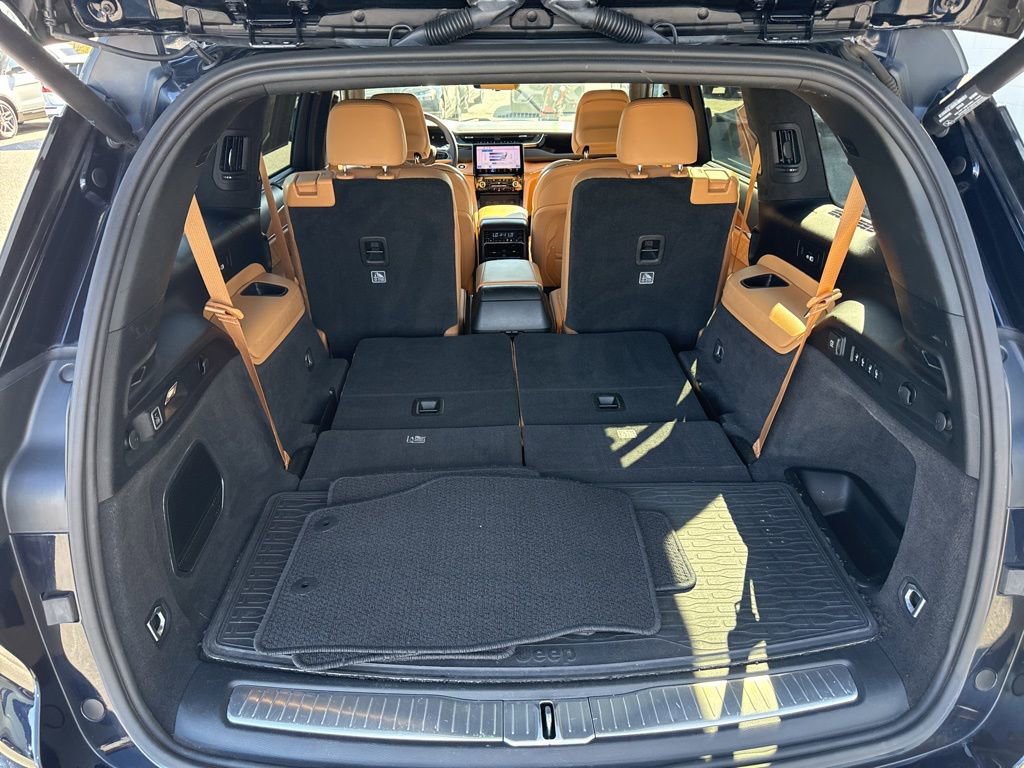 Used 2023 Jeep Grand Cherokee L Summit image 16