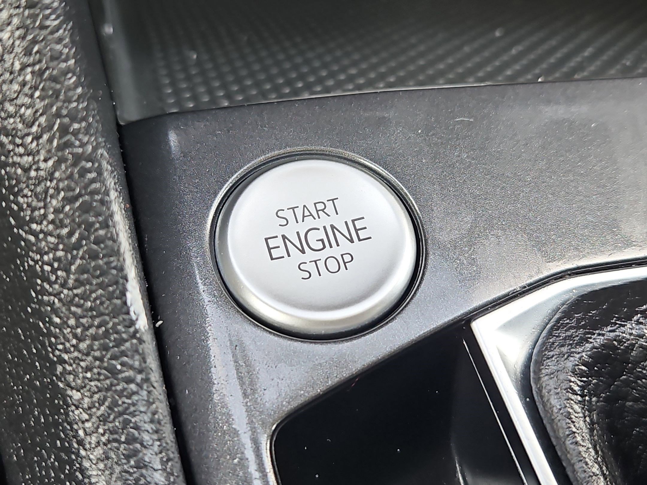 Used 2024 Volkswagen Tiguan Wolfsburg Edition image 20