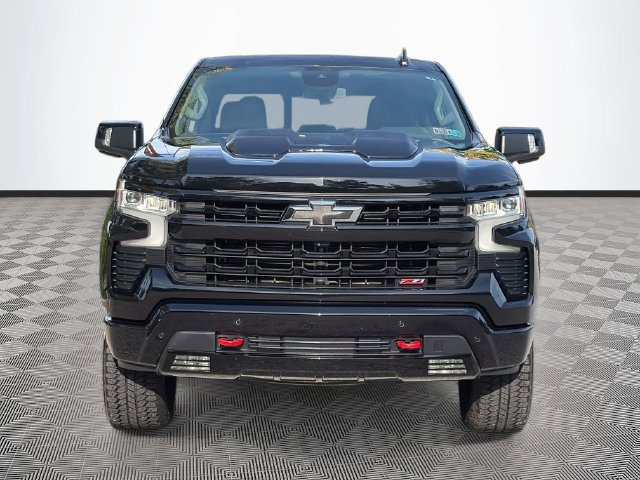 Used 2025 Chevrolet Silverado 1500 LT Trail Boss w/ Convenience Package II AWD/4WD image 2