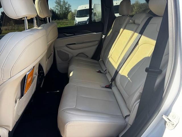 Certified 2024 Jeep Grand Cherokee Limited AWD/4WD image 20