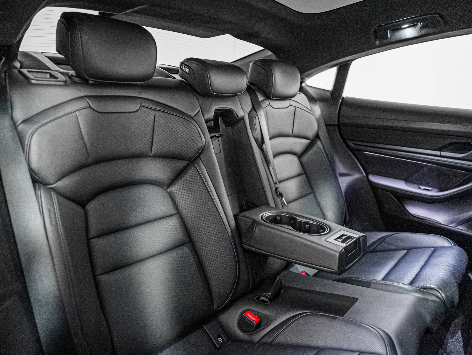 Certified 2022 Porsche Taycan GTS image 6