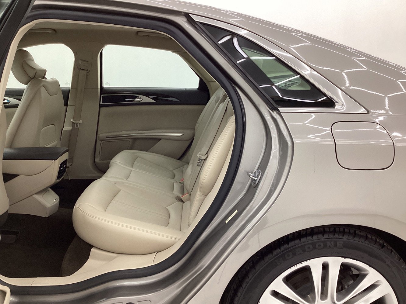 Used 2016 Lincoln MKZ Hybrid image 20