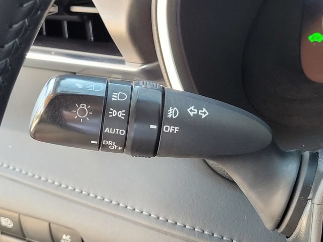 Used 2023 Toyota Highlander Limited AWD/4WD image 32