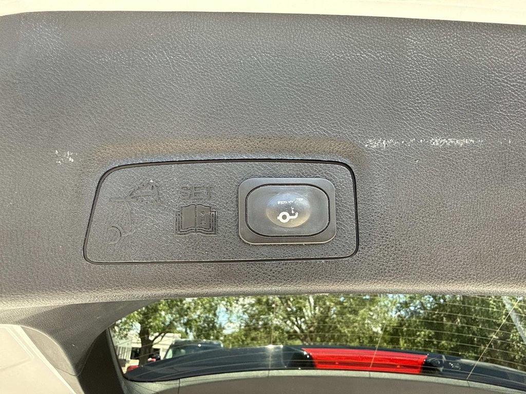 Used 2019 Lincoln MKC Reserve FWD image 12