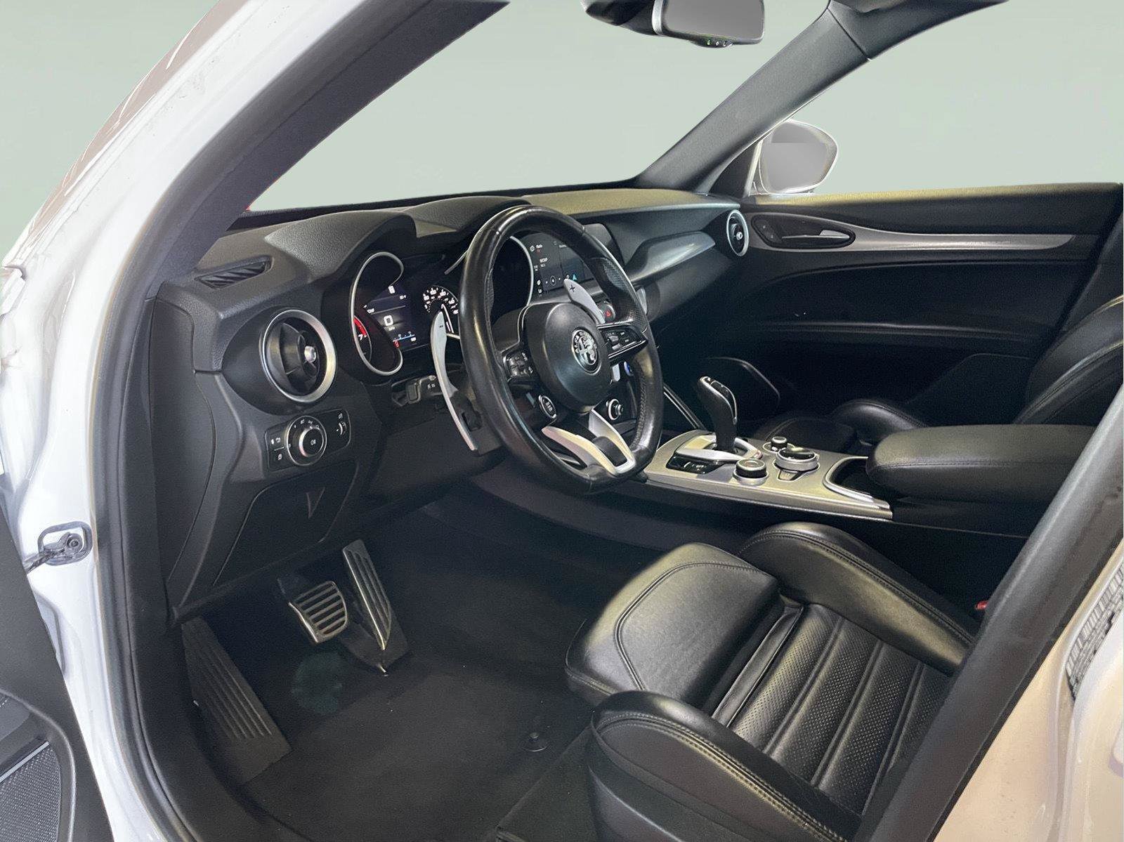 Used 2023 Alfa Romeo Stelvio Veloce AWD/4WD image 12