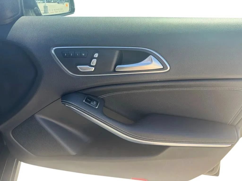 Used 2018 Mercedes-Benz GLA 250 4MATIC image 16