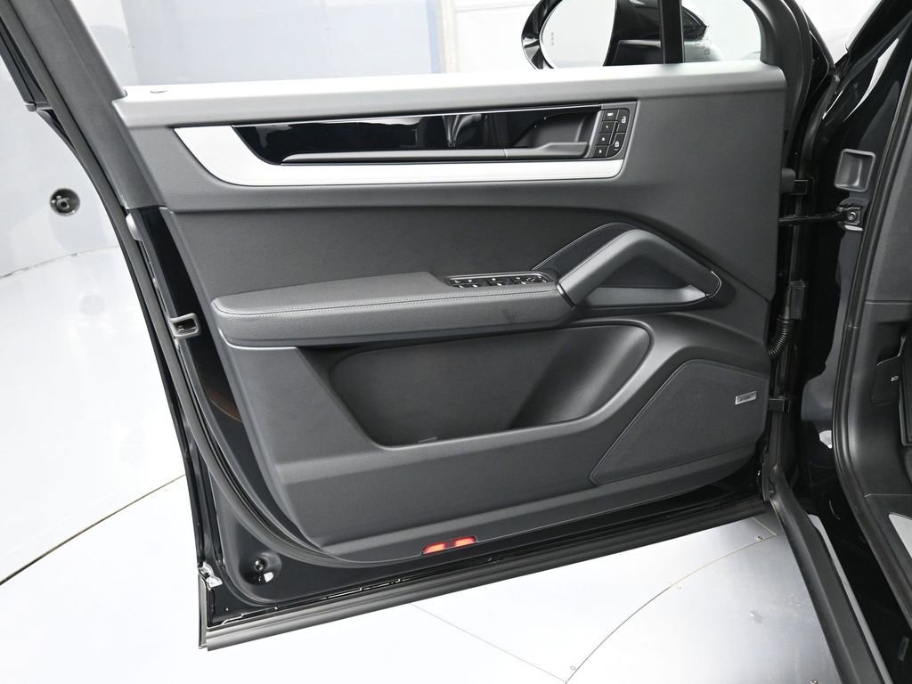 New 2026 Porsche Cayenne S image 15