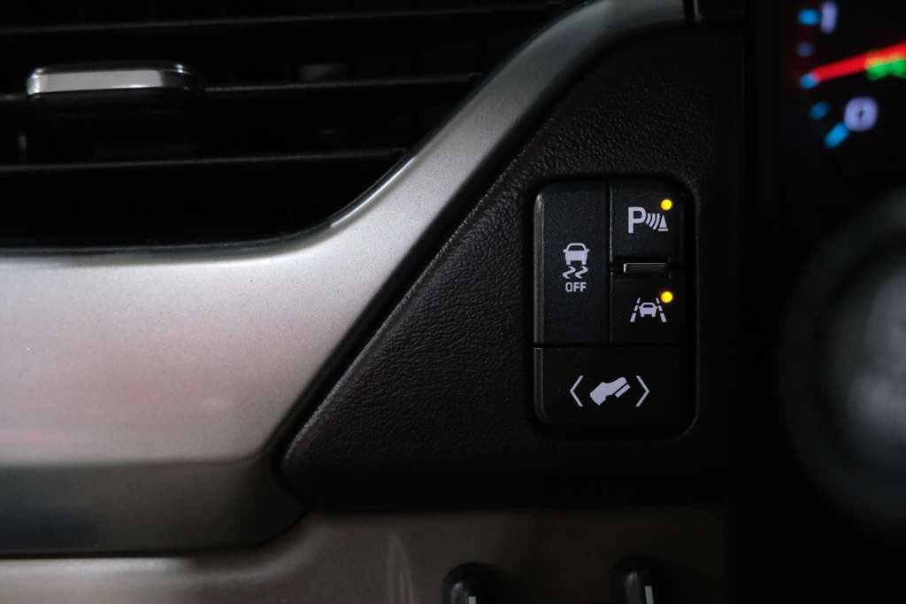 Used 2018 Chevrolet Suburban LT RWD image 39