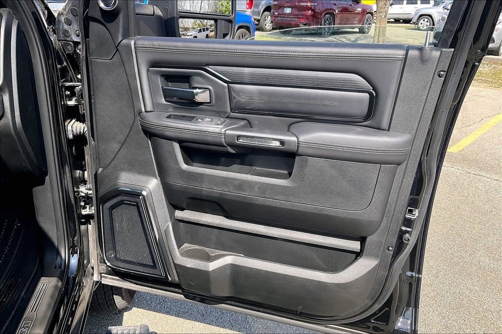 Used 2024 RAM 3500 Limited AWD/4WD image 24