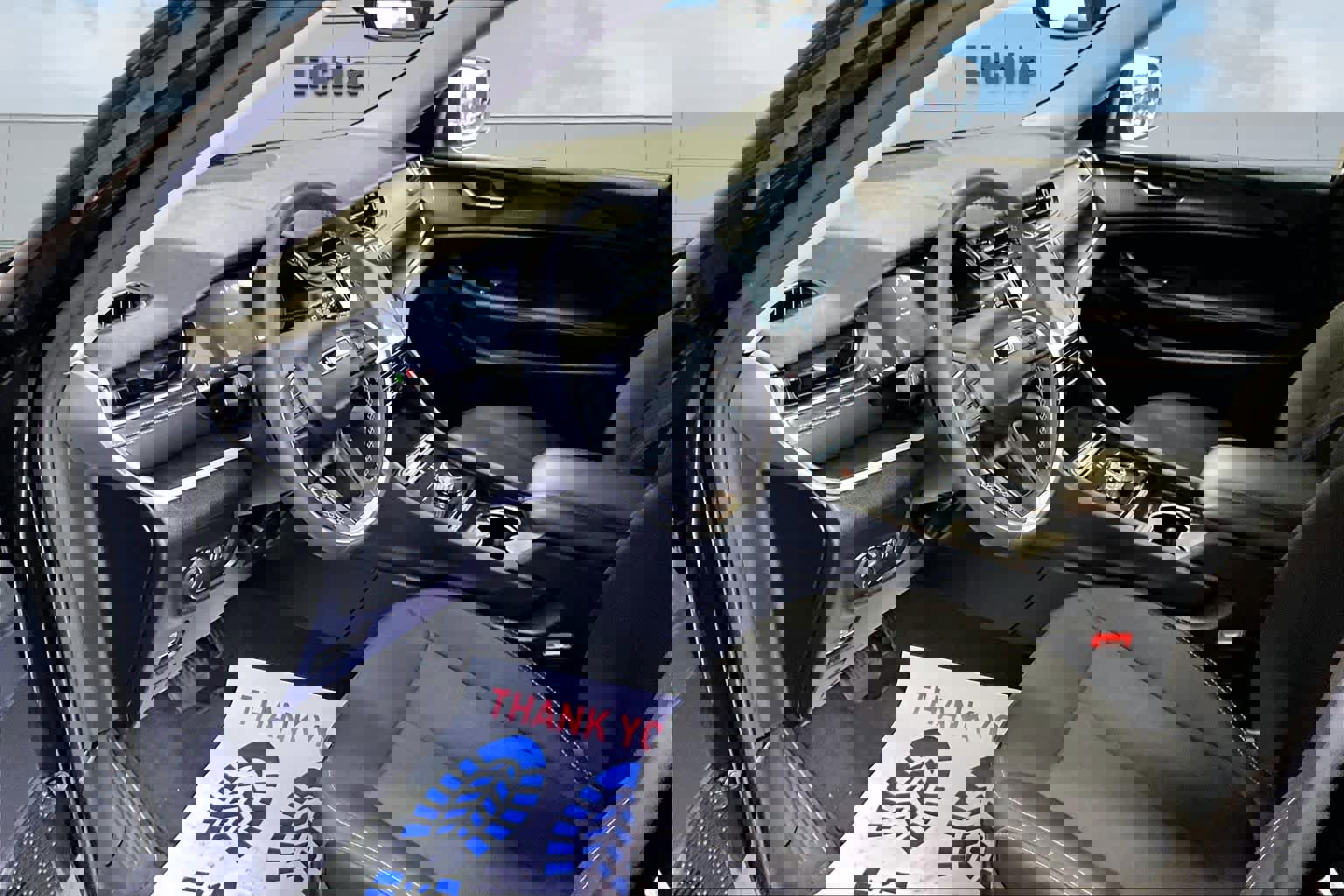 Used 2023 Jeep Grand Cherokee L Laredo image 2