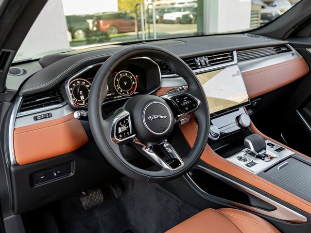 New 2026 Jaguar F-PACE R-Dynamic S AWD/4WD image 16
