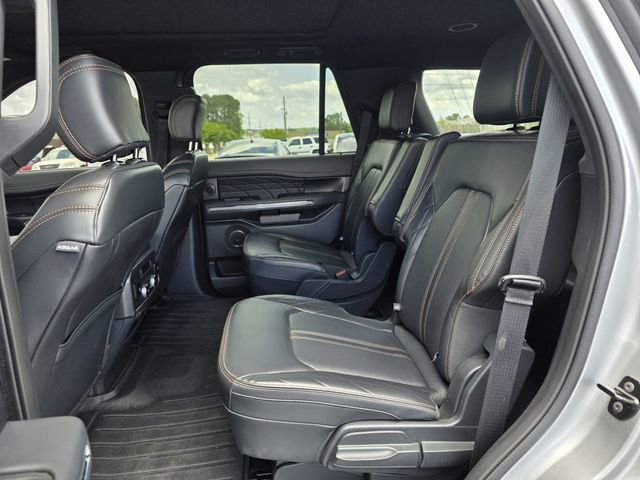 Used 2024 Ford Expedition Platinum image 17