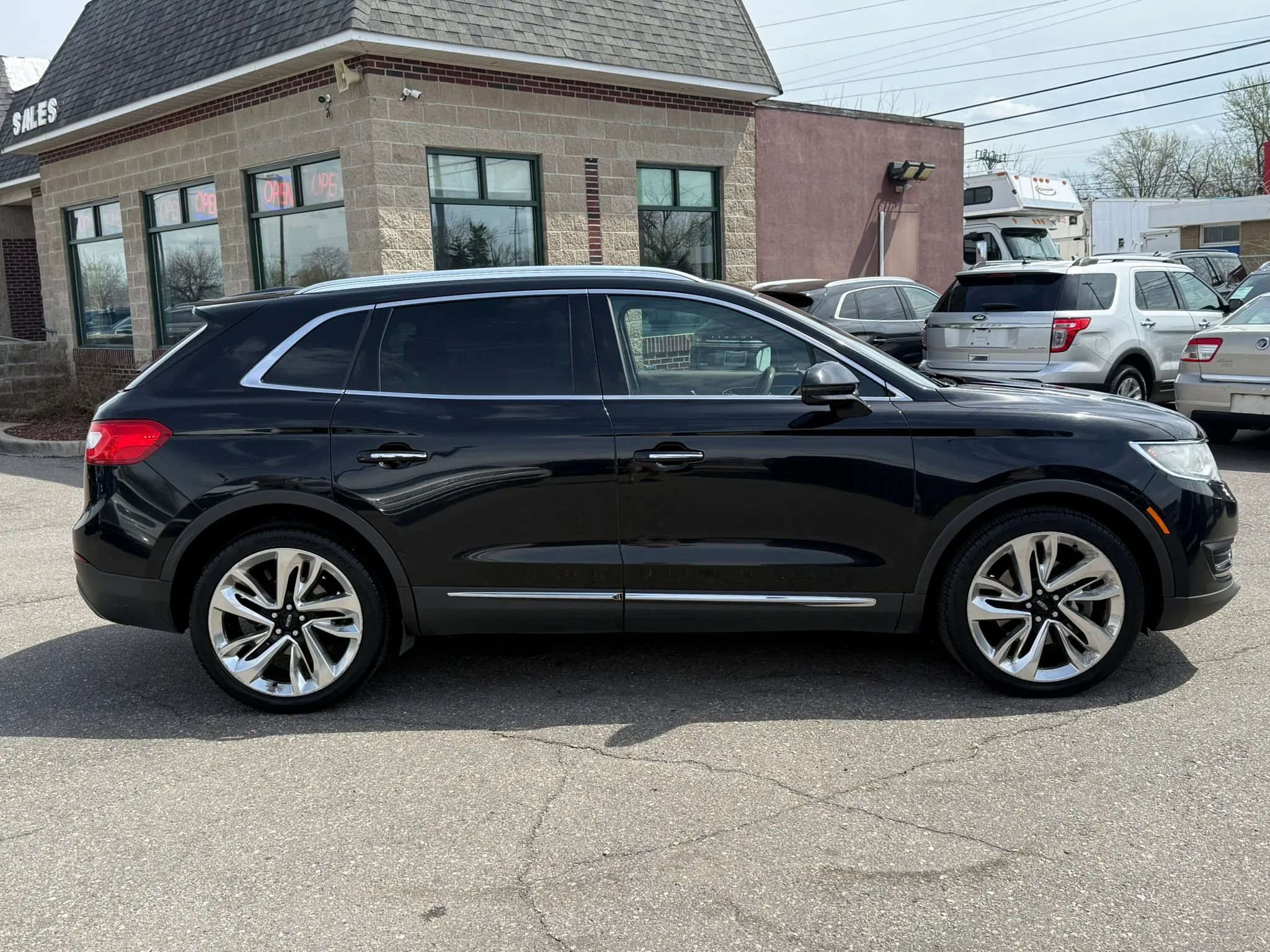 Used 2016 Lincoln MKX Reserve image 2
