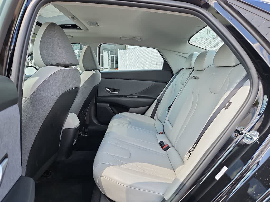 Used 2025 Hyundai Elantra Limited FWD image 9