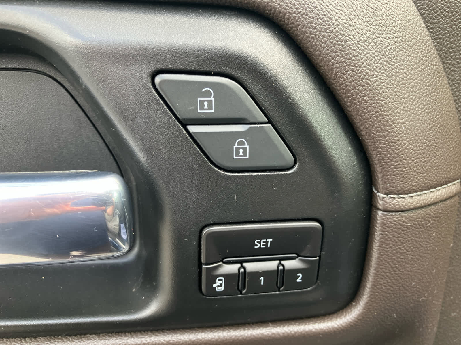 Used 2020 Chevrolet Silverado 1500 LTZ w/ LTZ Plus Package image 12