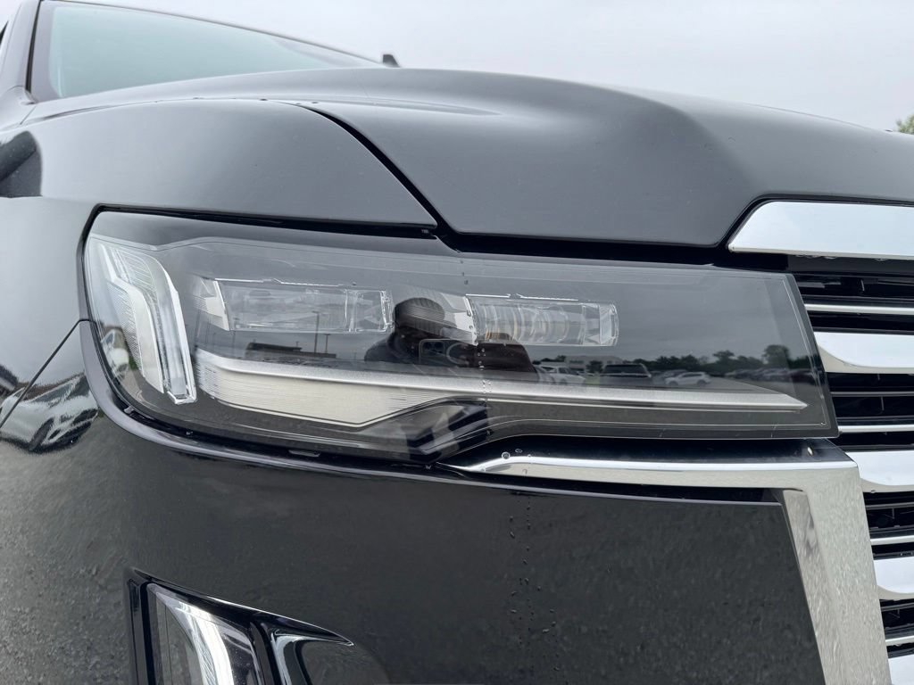 Certified 2024 Cadillac Escalade ESV Premium Luxury Platinum AWD/4WD image 9