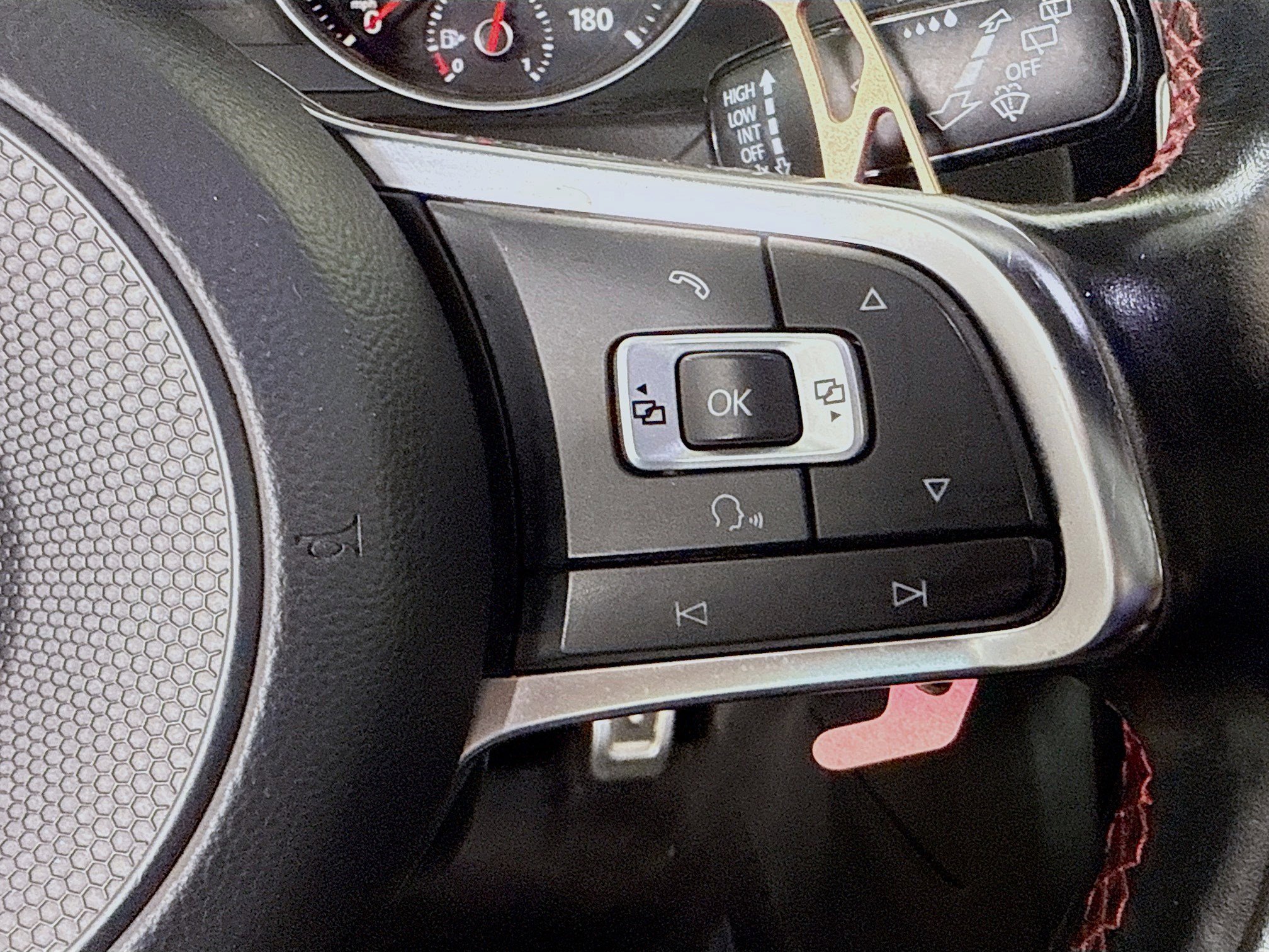 Used 2017 Volkswagen GTI SE image 15