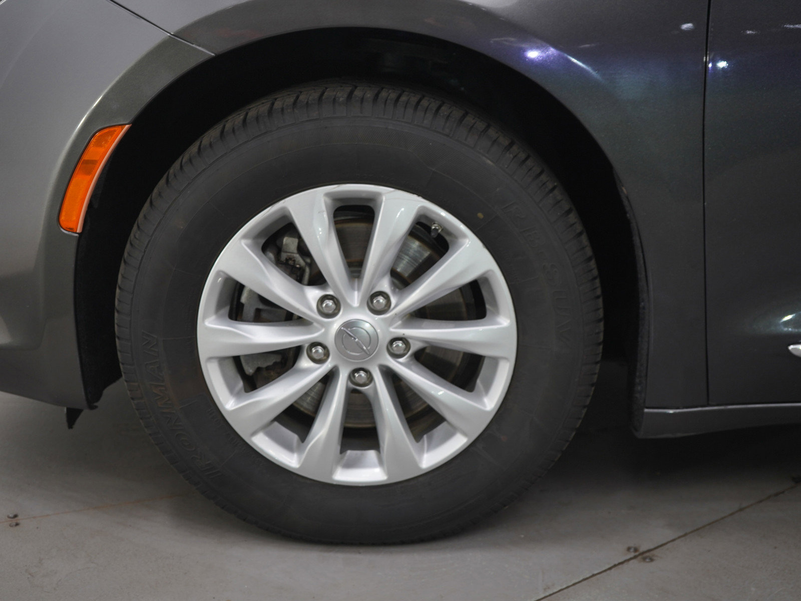 Used 2019 Chrysler Pacifica Touring-L image 26