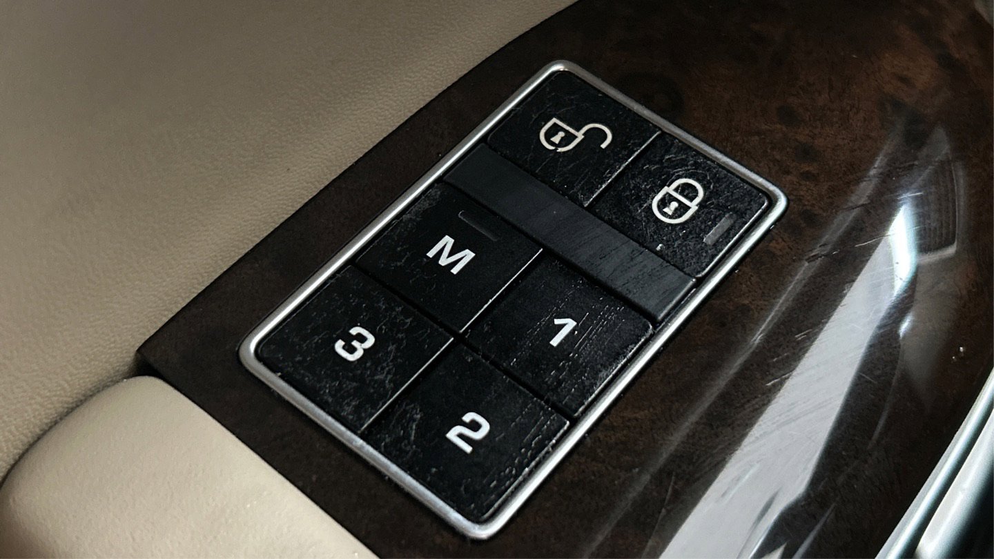 Used 2014 Land Rover Range Rover Long Wheelbase Autobiography image 48