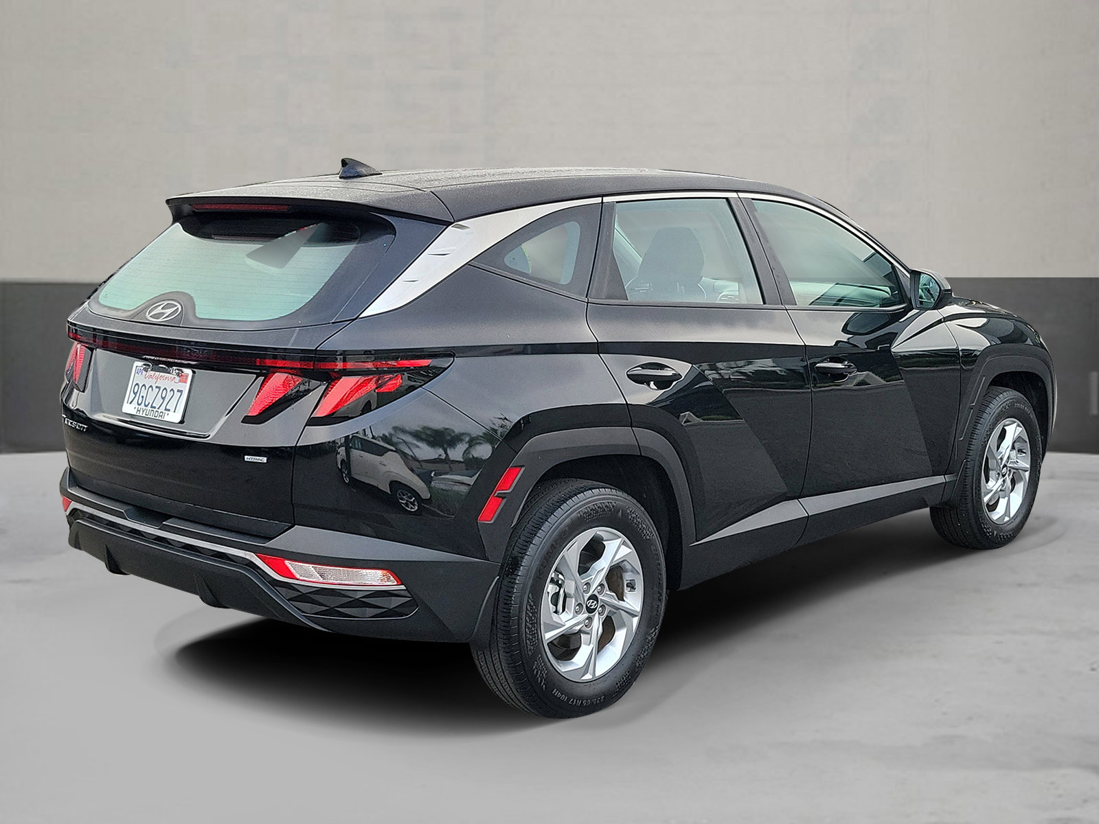 Used 2023 Hyundai Tucson SE AWD/4WD image 2