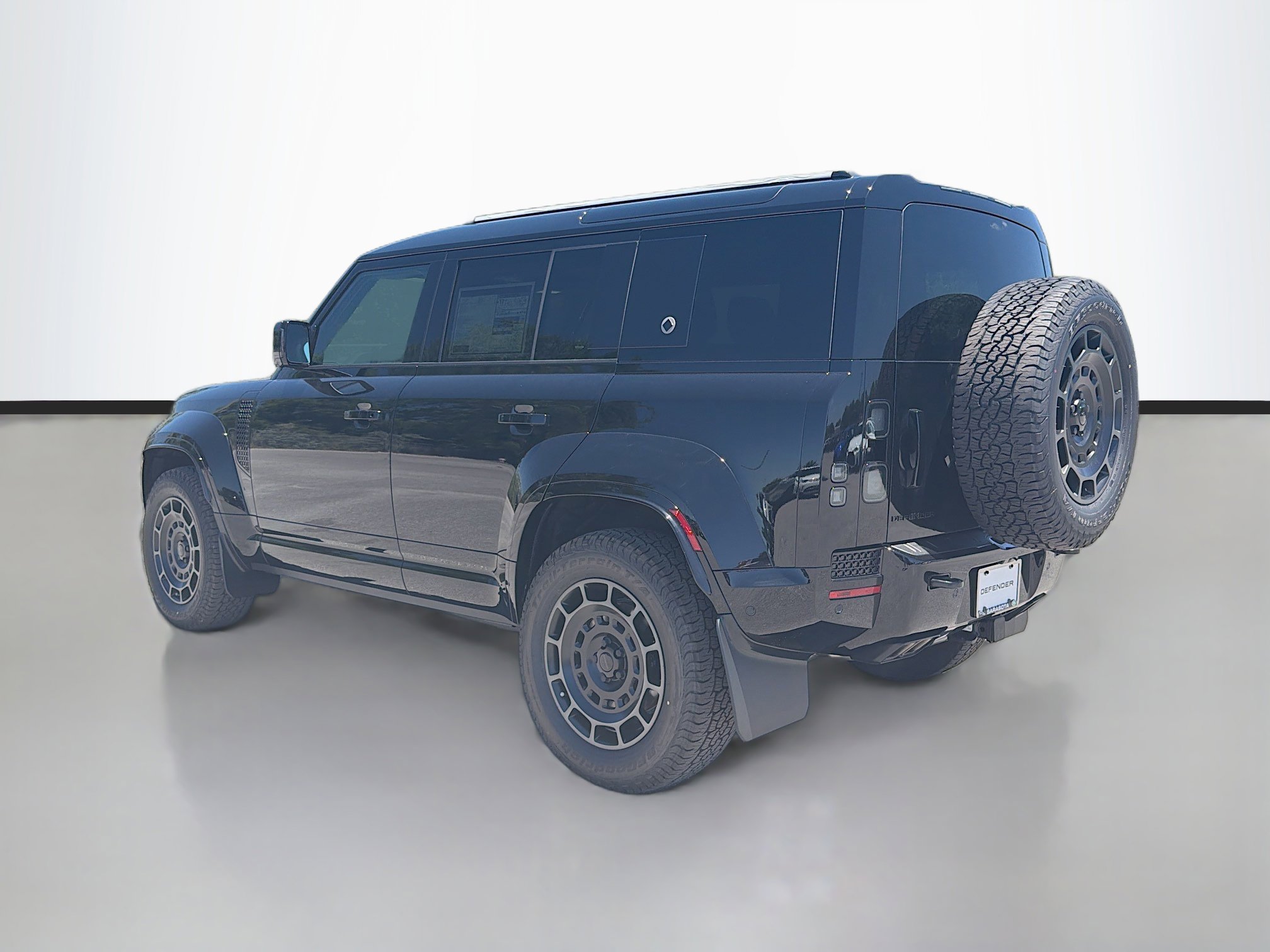 New 2026 Land Rover Defender 110 OCTA AWD/4WD image 3