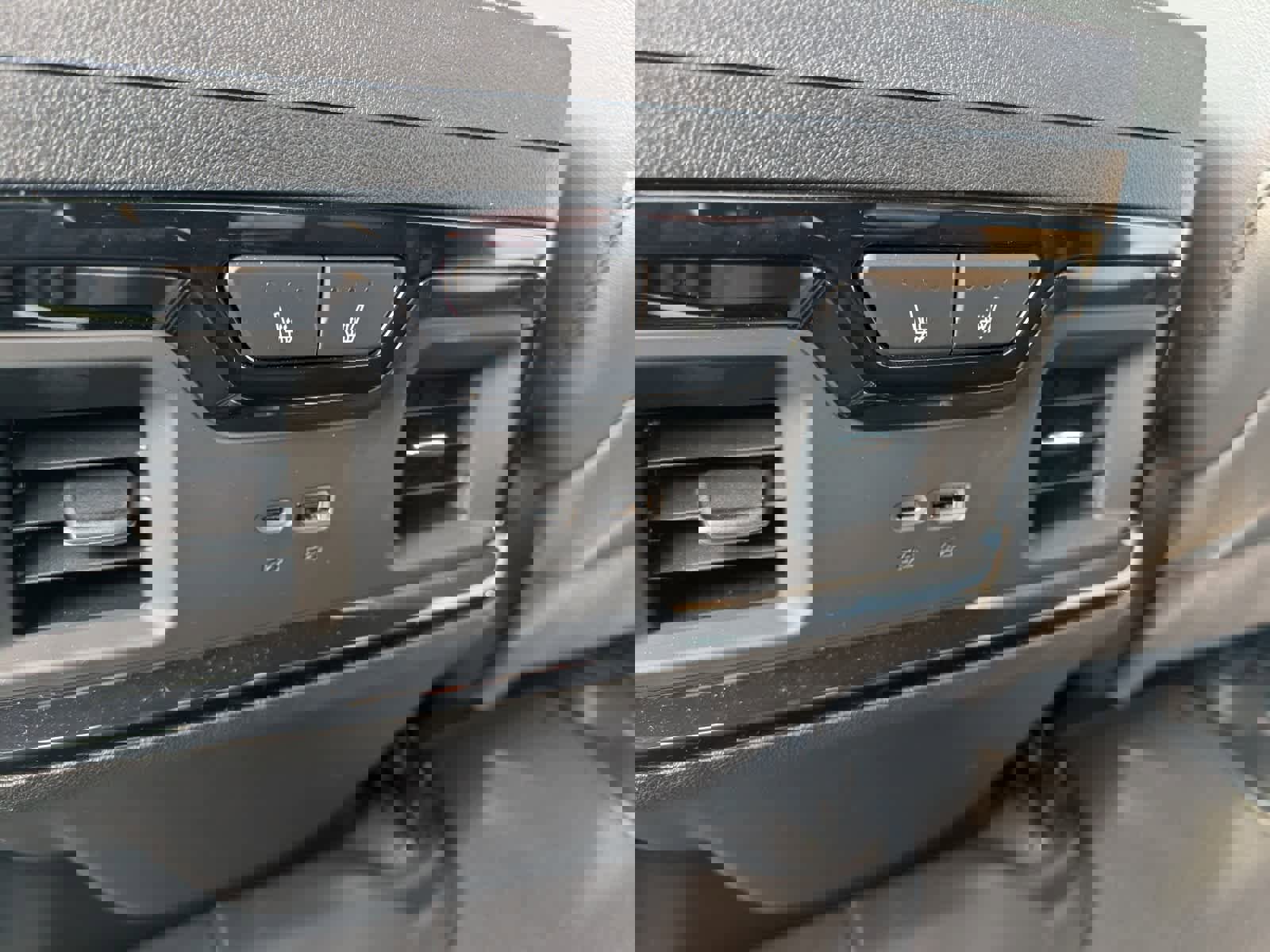 Used 2025 GMC Sierra 2500 AT4 image 15