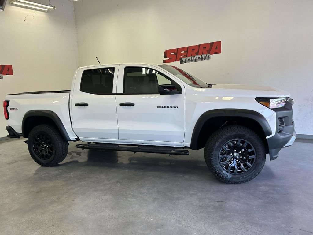 Used 2026 Chevrolet Colorado Trail Boss AWD/4WD image 2