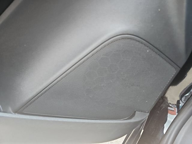 Used 2020 Chevrolet Trax LT w/ LT Convenience Package FWD image 26