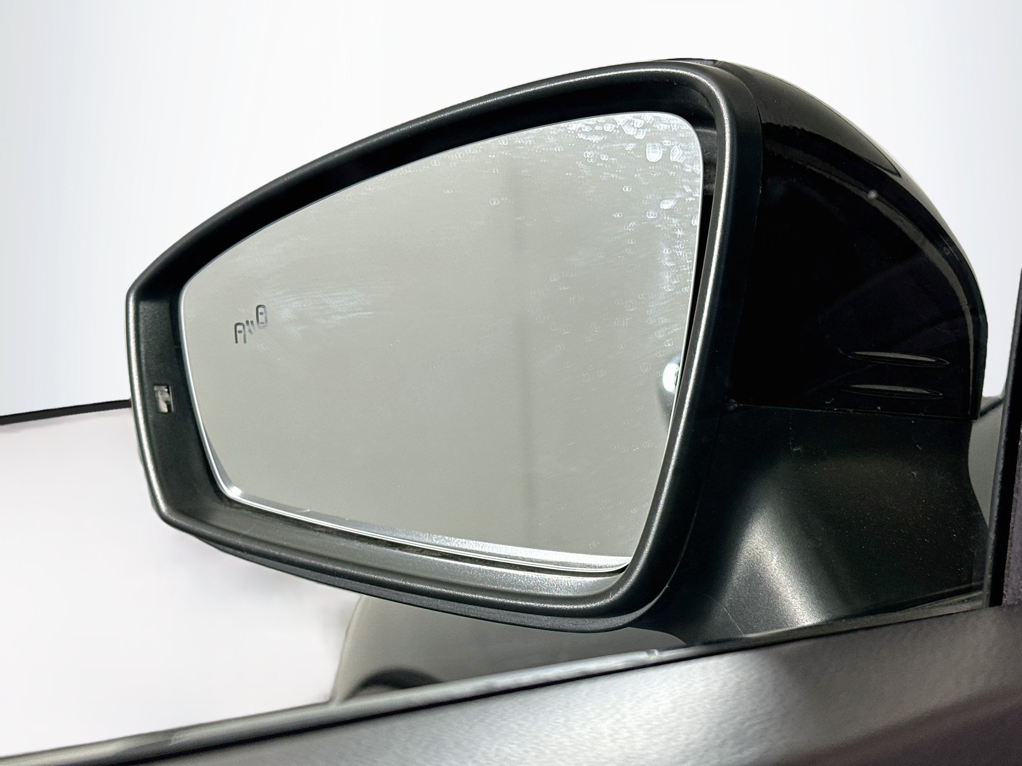 Used 2018 Volkswagen Tiguan SEL FWD image 16