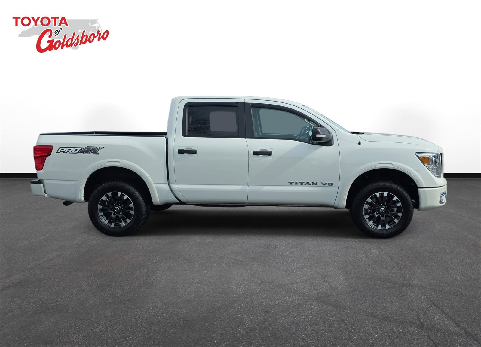 Used 2019 Nissan Titan PRO-4X image 4