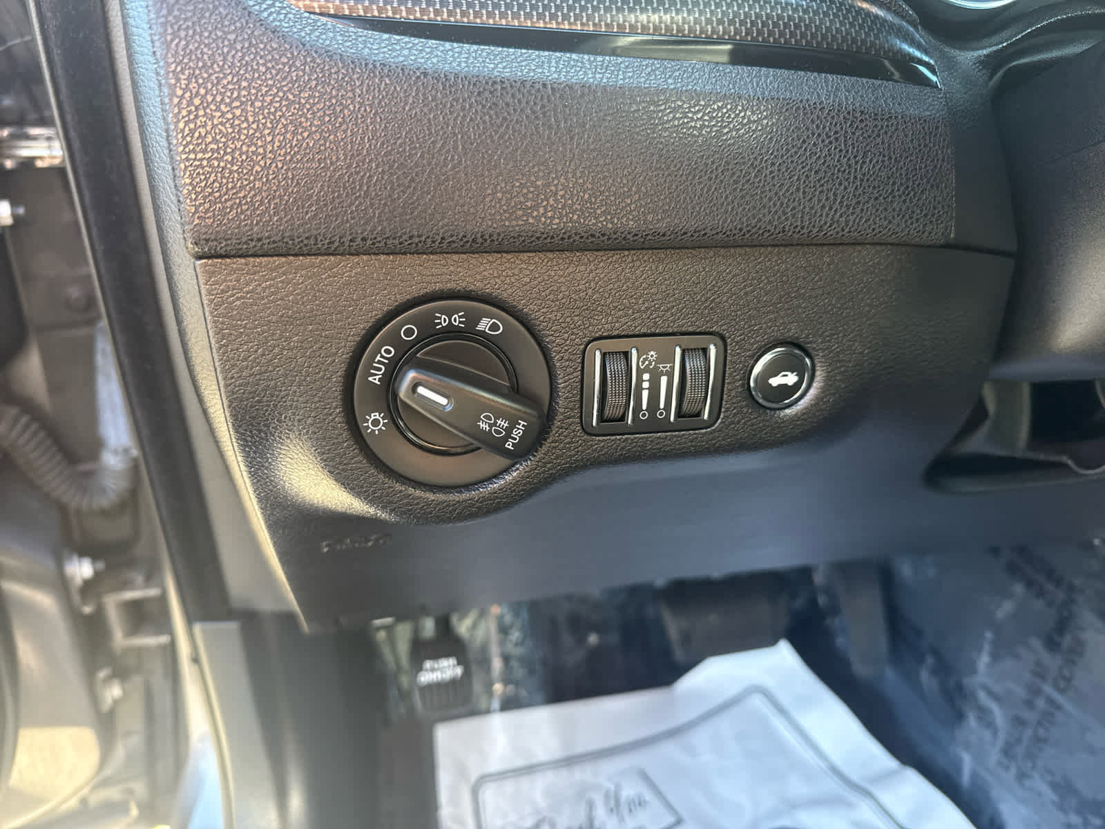 Used 2013 Chrysler 300 S w/ Luxury Group image 17