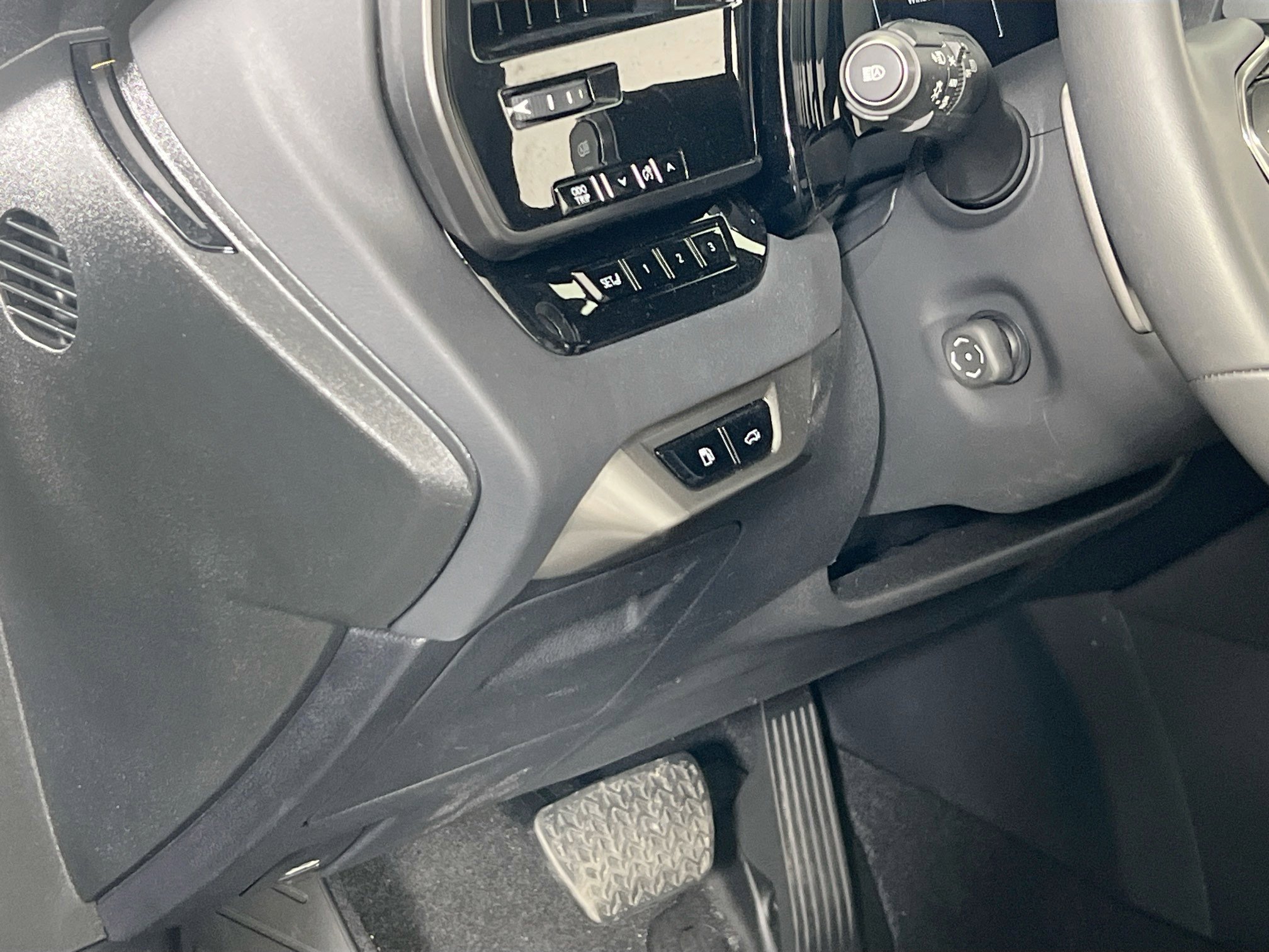 Used 2025 Lexus RX 350h w/ Accessory Package image 10