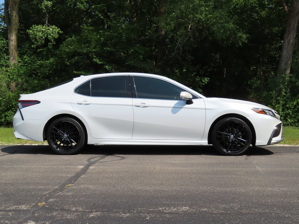 Used 2021 Toyota Camry XSE FWD image 2
