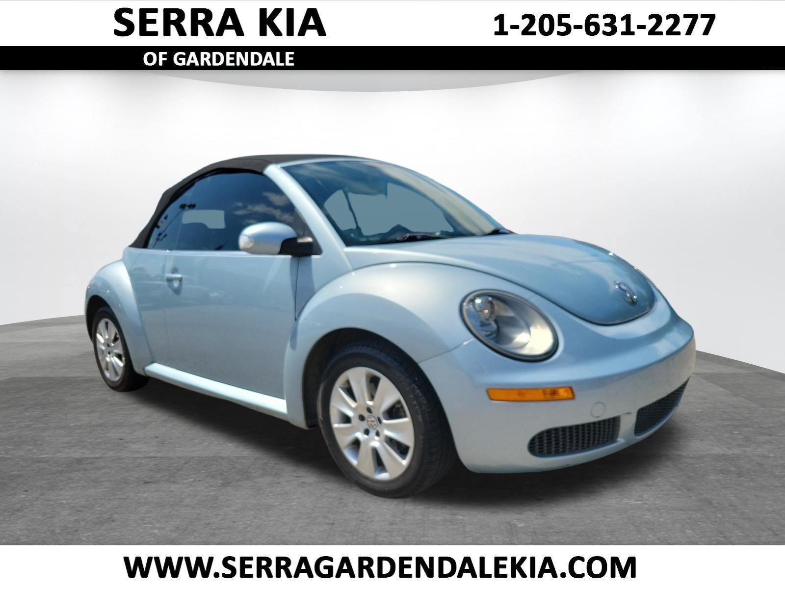 Used 2010 Volkswagen Beetle Convertible FWD image 1