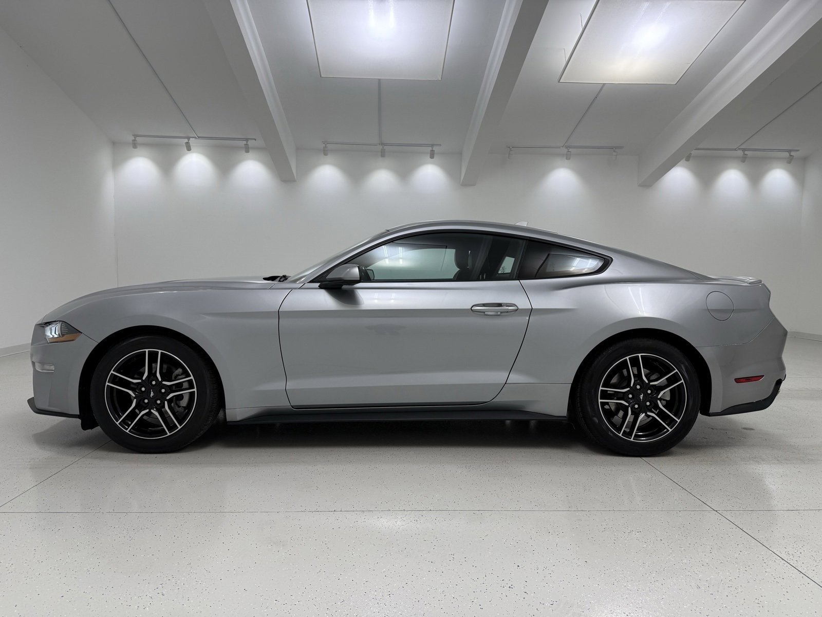 Used 2023 Ford Mustang Premium image 5