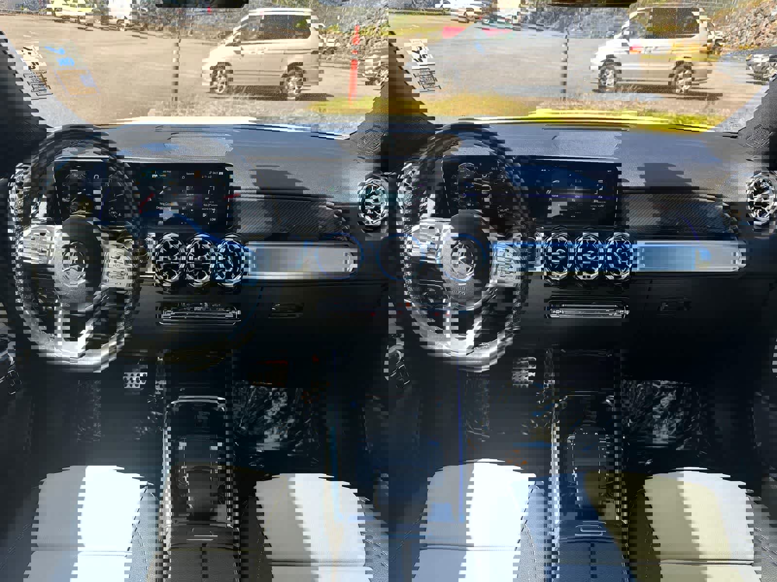 Used 2021 Mercedes-Benz GLB 250 4MATIC image 9