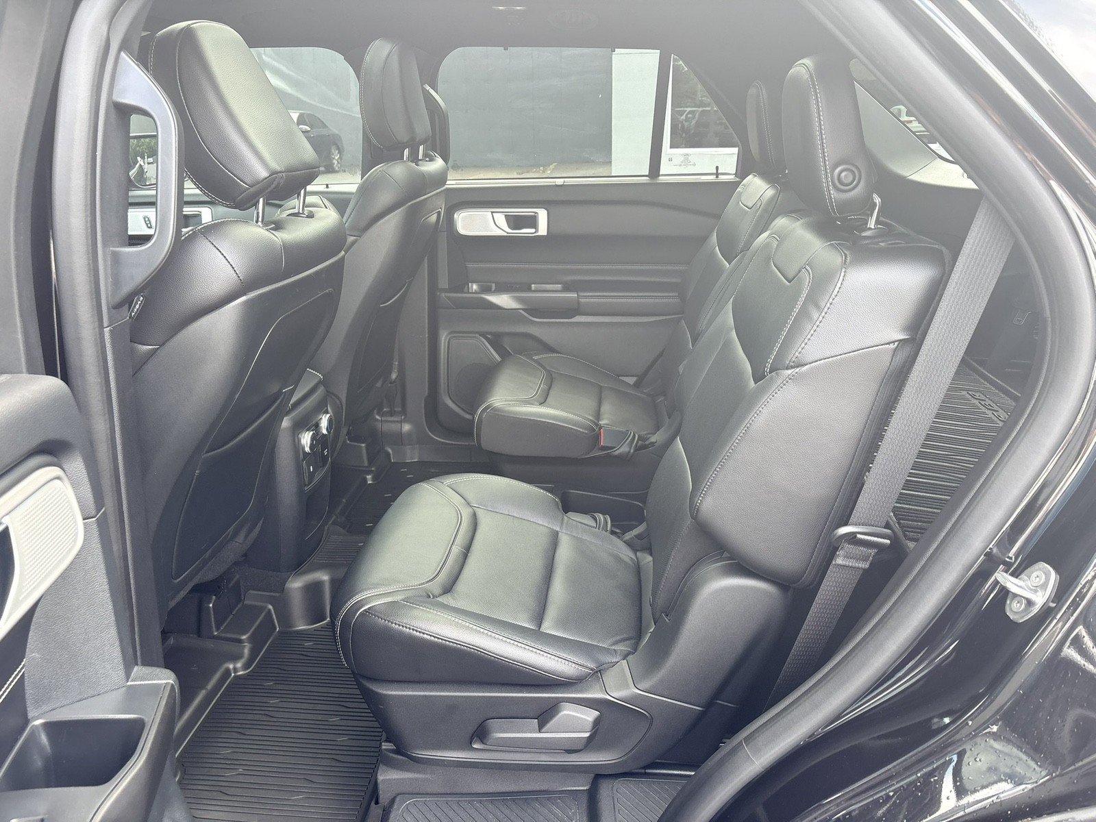 Used 2020 Ford Explorer ST w/ ST High-Performance Pack AWD/4WD image 17