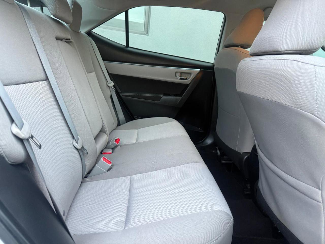 Used 2015 Toyota Corolla LE FWD image 24