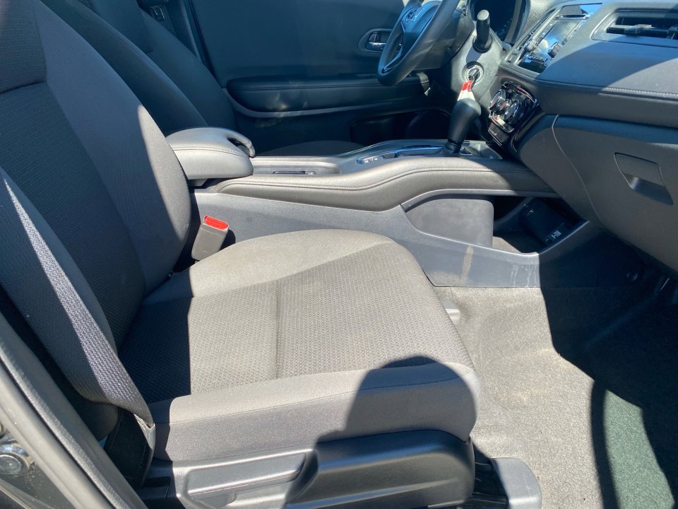 Certified 2021 Honda HR-V LX image 32