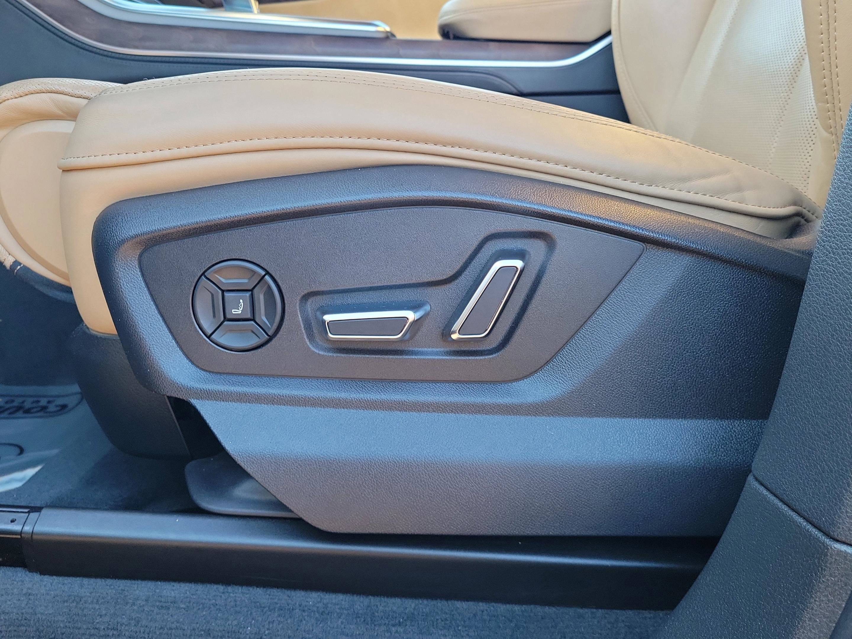 Used 2020 Audi Q8 Prestige image 12