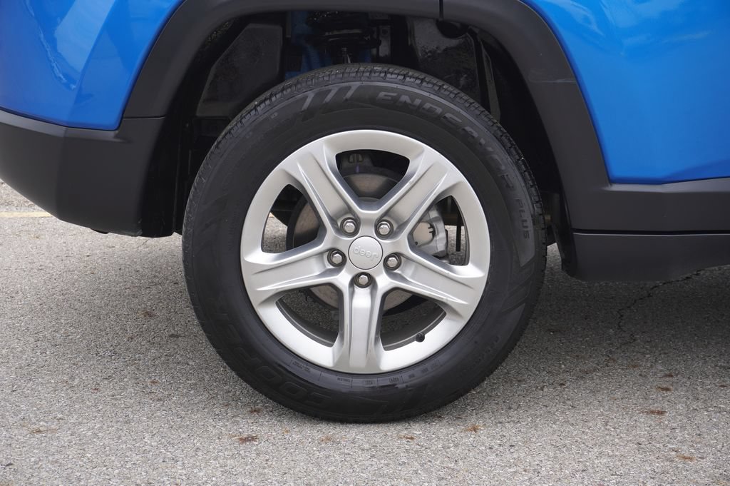 Used 2024 Jeep Compass Latitude AWD/4WD image 12